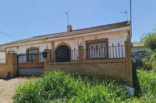 Casa aparellada  Cm veredón de los frailes. Solvia inmobiliaria  chalet adosado córdoba