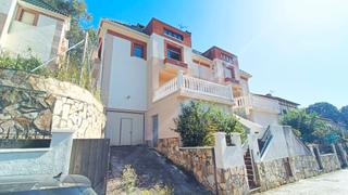 Maison jumelée  C/ pico mello. Solvia inmobiliaria  chalet adosado castrourdiales