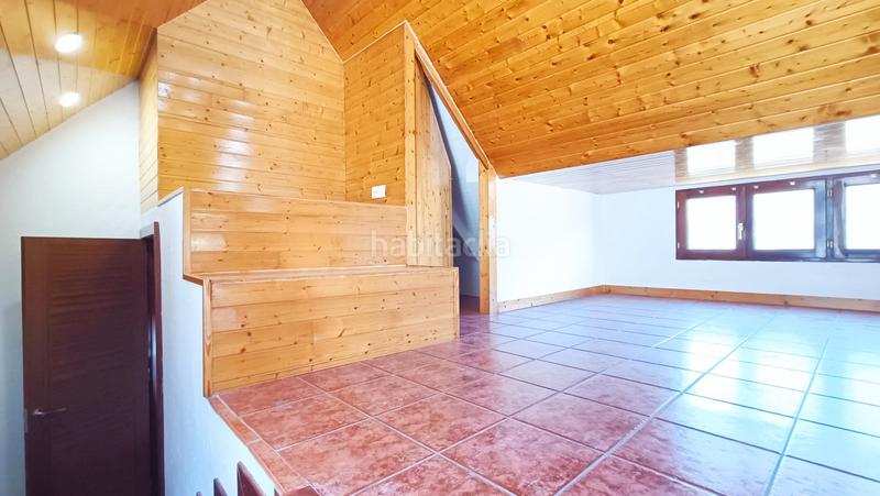Foto a3ffa4f3-d5e6-48c7-9df2-68a894279e7d. Casa aparellada amb calefacció piscina a Otañes-Talledo Castro - Urdiales