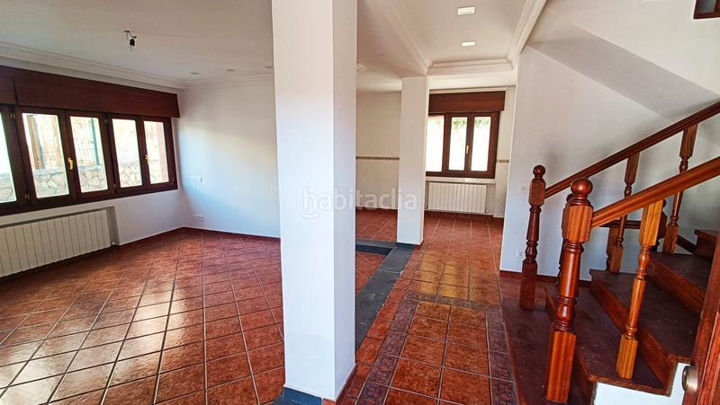 Foto d1b5b9ab-ff6c-4d92-902f-1a7f0701547c. Casa aparellada amb calefacció piscina a Otañes-Talledo Castro - Urdiales
