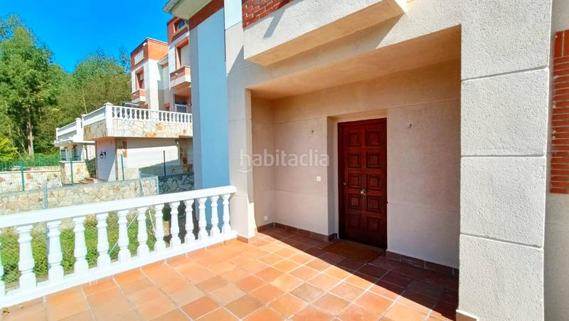 Foto e3f682f3-f57d-4589-82f7-604e766a120b. Casa aparellada amb calefacció piscina a Otañes-Talledo Castro - Urdiales