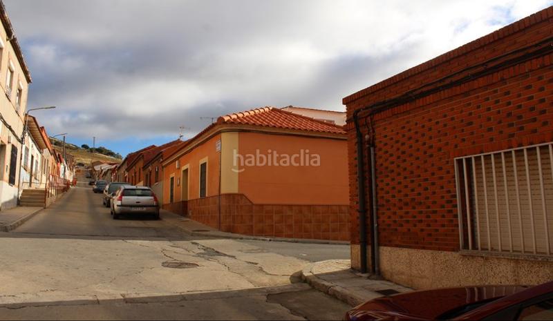 Foto fc4db495-50c2-49a0-8808-5ec0fb01cc8a. Casa pareada solvia inmobiliaria chalet adosado en Puertollano