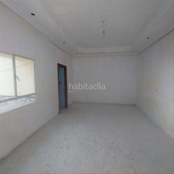 Foto fe147968-67a7-4ba4-85e6-1846ff2bfd00. Casa pareada solvia inmobiliaria chalet adosado en Puertollano