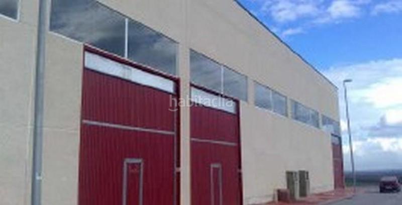 Foto 53d2a9aa-6e0c-4333-8638-f66f989c7406. Bâtiment à usage industriel dans Burguillos