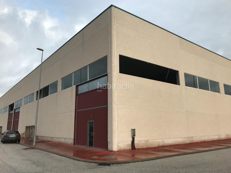 Foto bb415617-ba4b-4a06-acb1-a74d3cedaa74. Bâtiment à usage industriel dans Burguillos