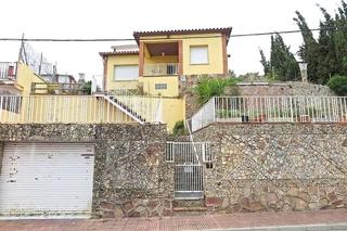 Chalet  Ignasi iglésias. Solvia inmobiliaria  chalet independiente caldes de montbui