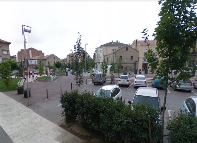 Foto f8adceb5-95c3-4c27-9929-2755b8b4fb96. Casa aparellada a Calaf