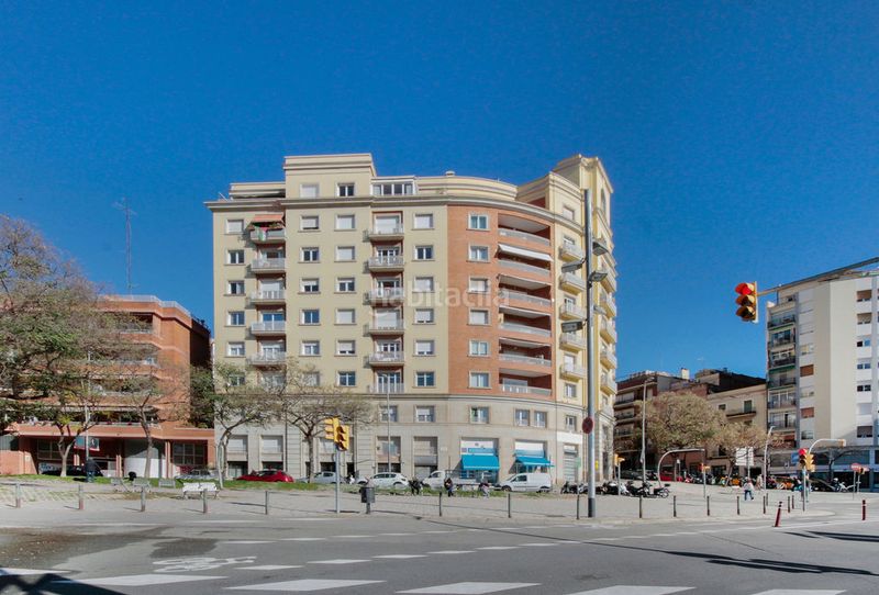 Foto 1ca72c7d-c65f-490f-af03-f5ebd686d427. Local comercial a La Salut Barcelona