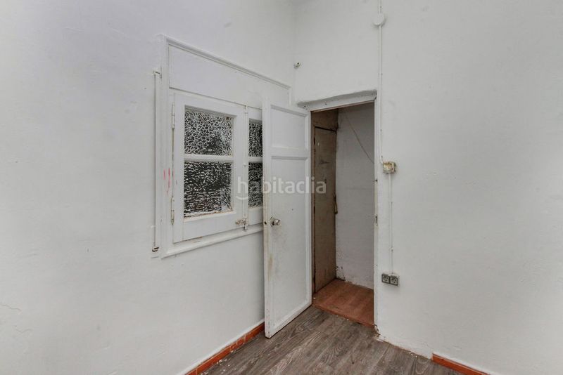 Foto 5d640491-9259-4356-a72d-ef0522733947. Local comercial a La Salut Barcelona