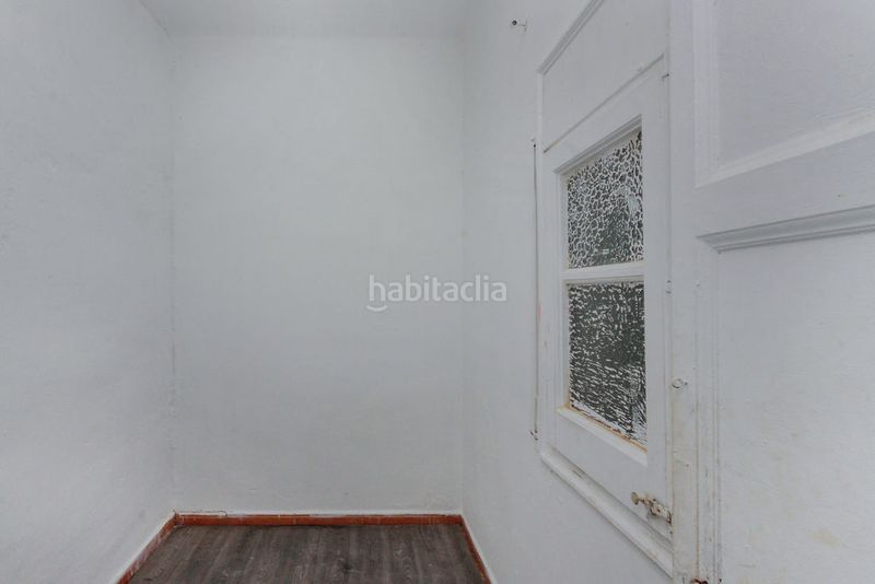 Foto 9fd1a13a-77bd-4803-82ba-ad4a6b190fd8. Local comercial a La Salut Barcelona