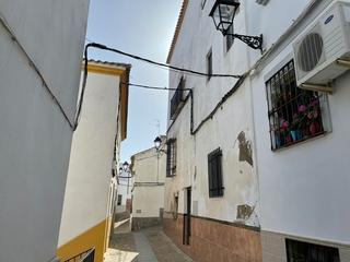 Casa aparellada  Pedro galvez. Solvia inmobiliaria  chalet adosado baena