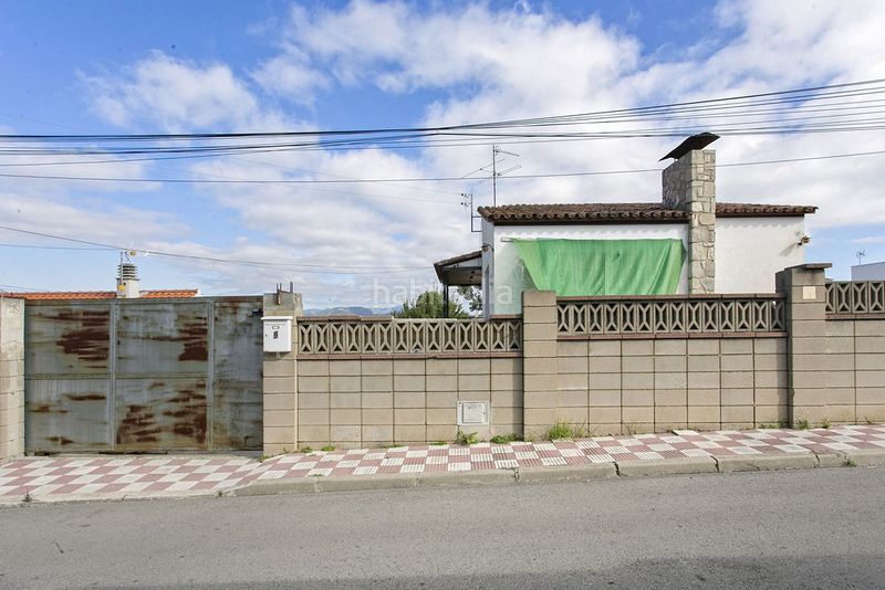 Foto a928c536-4dd7-4a66-8f0b-4442a4cb14c4. Xalet amb piscina a Masquefa