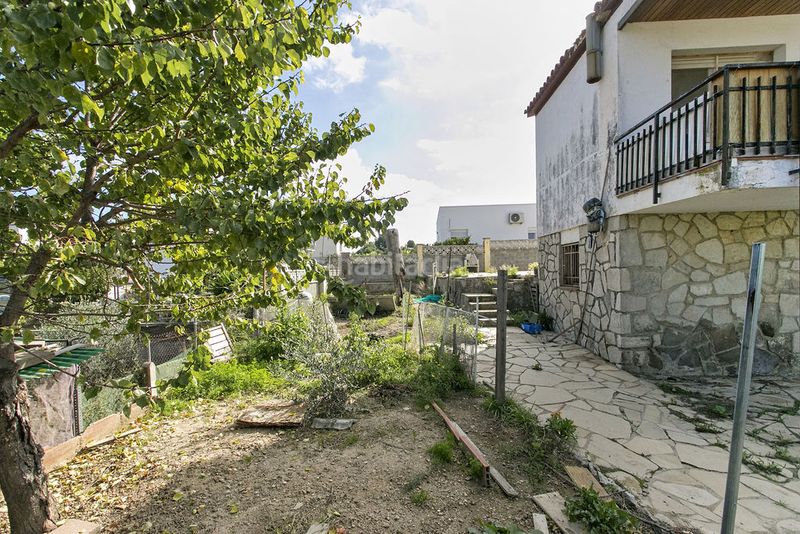 Foto b0fc62a6-066a-44fd-860f-e182f74fa711. Xalet amb piscina a Masquefa