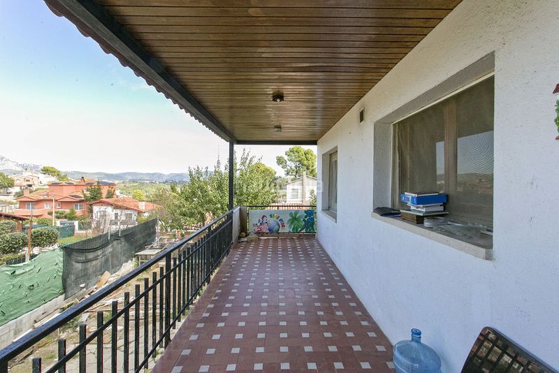 Foto c2048747-e1a8-4bde-acde-d07821bb14d6. Xalet amb piscina a Masquefa