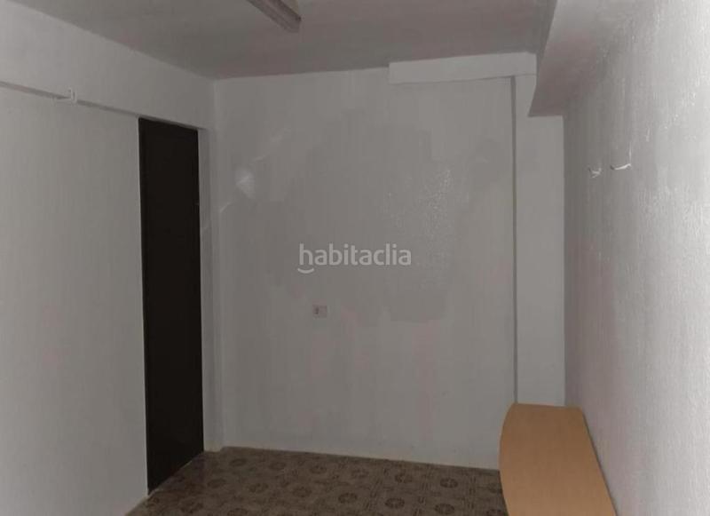 Foto d90e52dd-a2bc-4247-822f-743553f0f567. Locale commerciale in Nucli Antic Cunit