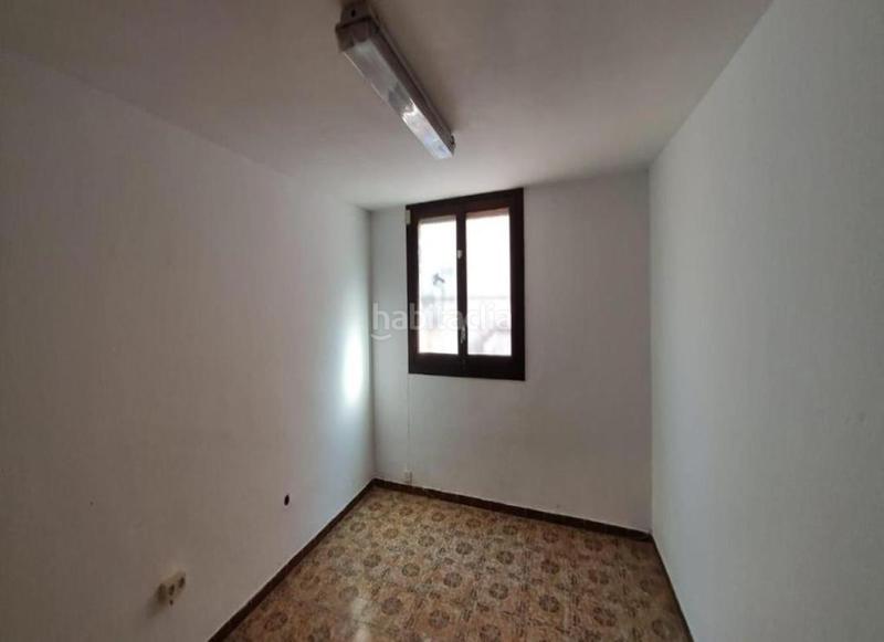 Foto f424d28d-e75b-48b0-9a92-33a1d467908f. Locale commerciale in Nucli Antic Cunit