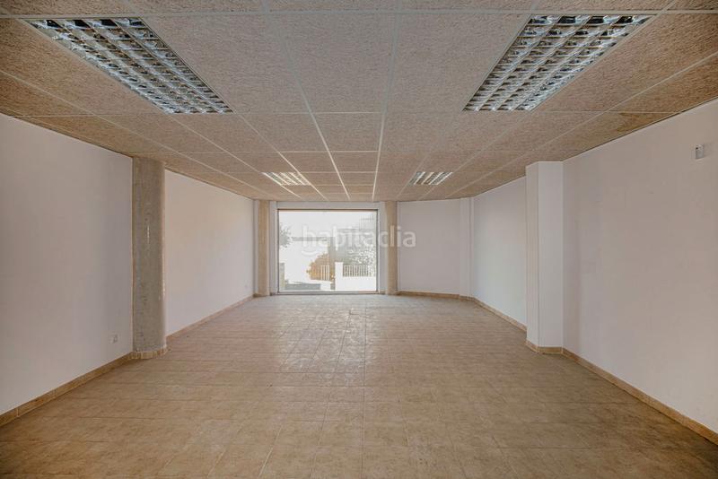 Foto 8f35ad3d-86ba-4dde-a06e-180a76058e95. Local comercial a Mercat-Mas Moixa Blanes