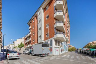 Rent Business premise  Av./ de la pau. Solvia inmobiliaria  locales blanes