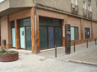Local commercial  C/ sant ignasi. Solvia inmobiliaria  locales manresa