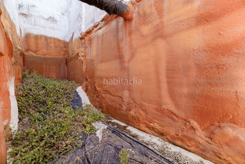 Foto e16c0393-3503-4b8a-932c-0529db9d17a2. Casa aparellada a Castalla
