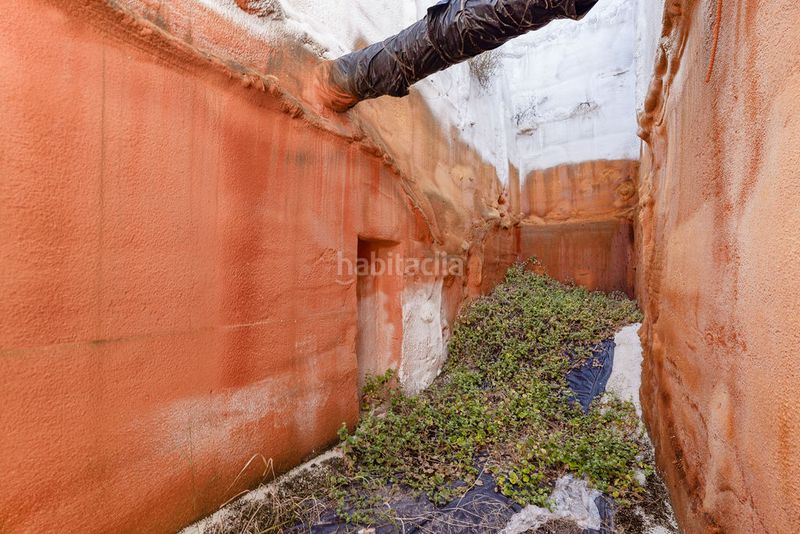 Foto f310b5c3-1f19-4680-b254-4a3298b70874. Casa aparellada a Castalla