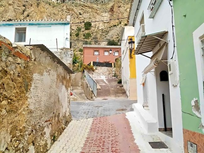 Foto e00802d8-f343-455a-8570-ecc6ad52963e. Casa aparellada a Ulea