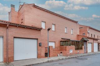 Maison jumelée  C/ segovia. Solvia inmobiliaria  chalet adosado chozas de canales
