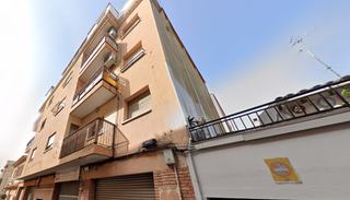 Pis  C/ padro. Solvia inmobiliaria  piso ripollet