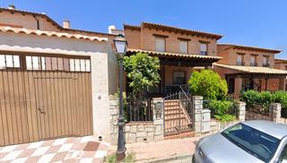 Casa aparellada  C/ orgaz. Solvia inmobiliaria  chalet adosado yébenes los