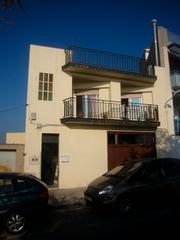 Maison jumelée  C/ agricultura. Solvia inmobiliaria  chalet adosado sant pere de ribes