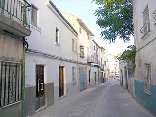 Casa aparellada  Torredonjimeno. Solvia inmobiliaria  chalet adosado martos