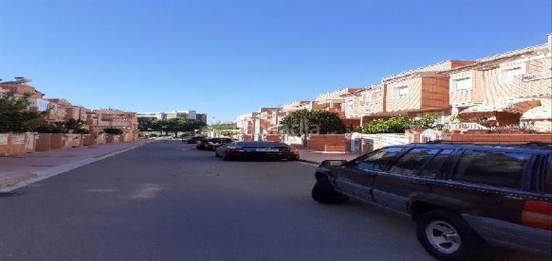 Foto 228c01fa-ab36-4c51-92b6-cb899af62ef8. Casa aparellada a Los Molinos - Villa Blanca Almería