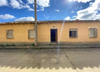 Chalet  Mayor. Solvia inmobiliaria  chalet independiente población de arroyo
