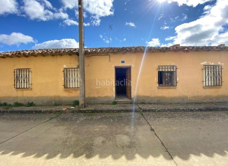 Foto cb799a85-b1c0-4931-a738-f34557023030. Chalet in Población de Arroyo