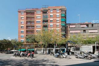 Local commercial  C/ baldomer sola. Solvia inmobiliaria  locales badalona