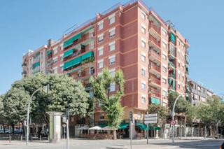 Locale commerciale  C/ baldomer sola. Solvia inmobiliaria  locales badalona