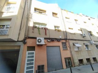 Pis  C/ tori. Solvia inmobiliaria  piso badalona
