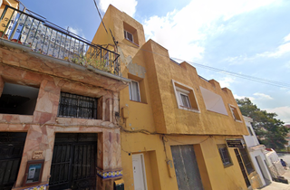 Xalet  C/ huertas pilas. Solvia inmobiliaria  casa algeciras