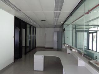 Location Local commercial  Montcada. Solvia inmobiliaria  locales terrassa