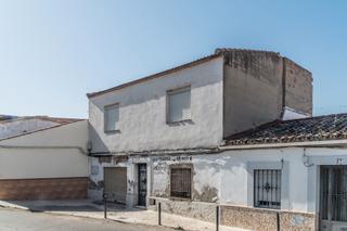 Maison jumelée  C/ martinete. Solvia inmobiliaria  chalet adosado linares