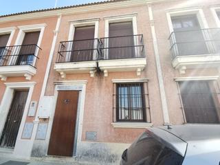Casa aparellada  Guatemala. Solvia inmobiliaria  chalet adosado bollullos par del condado