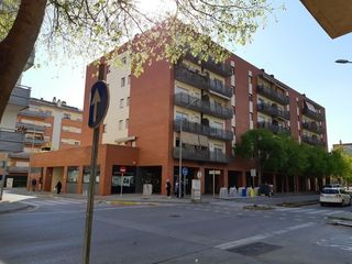 Car parking  C/ president francesc macia. Solvia inmobiliaria  garaje salt