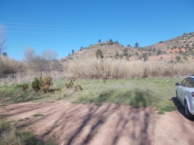 Foto cc7e75f1-ae07-4a38-8206-54e615e5e4f0. Finca rústica a Jarafuel