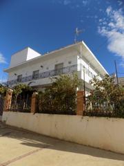 Casa aparellada  C/ cuesta del cerro. Solvia inmobiliaria  chalet adosado ugíjar