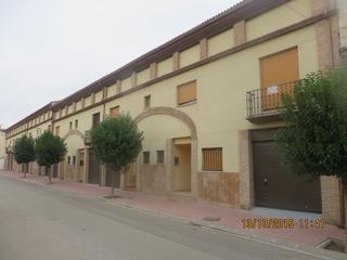 Casa aparellada  Avenida zaragoza. Solvia inmobiliaria  chalet adosado nuez de ebro