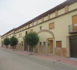 Casa aparellada  C/ costa joaquin. Solvia inmobiliaria  chalet adosado nuez de ebro