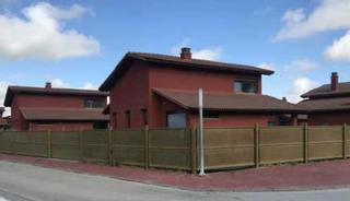 Casa aparellada  C/ llanos de la verdeguera. Solvia inmobiliaria  chalet adosado grijota