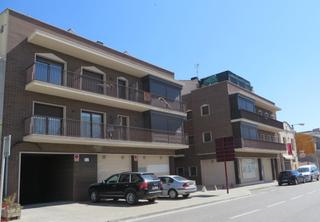 Local Comercial  Av 11 de setembre. Solvia inmobiliaria  locales bellcaire durgell