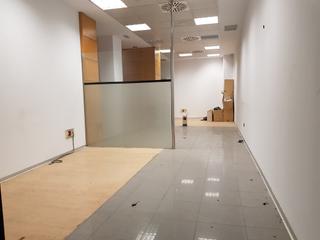 Locale commerciale  C/ bernabé soriano. Solvia inmobiliaria  locales jaén