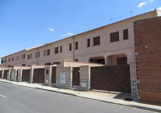 Casa aparellada  C/ prudencio mora. Solvia inmobiliaria  chalet adosado gálvez